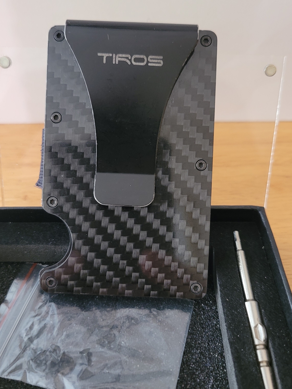TiROS Carbon Fiber Style Wallet with Clip - Black